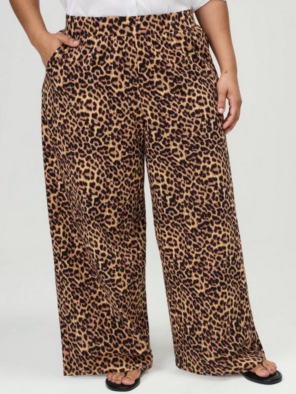 Torrid Wide-Leg Pocket Legging